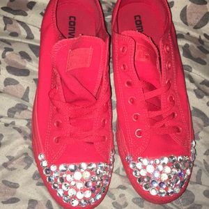 Custom All Red Converse Men’s 6 Women’s 8!!